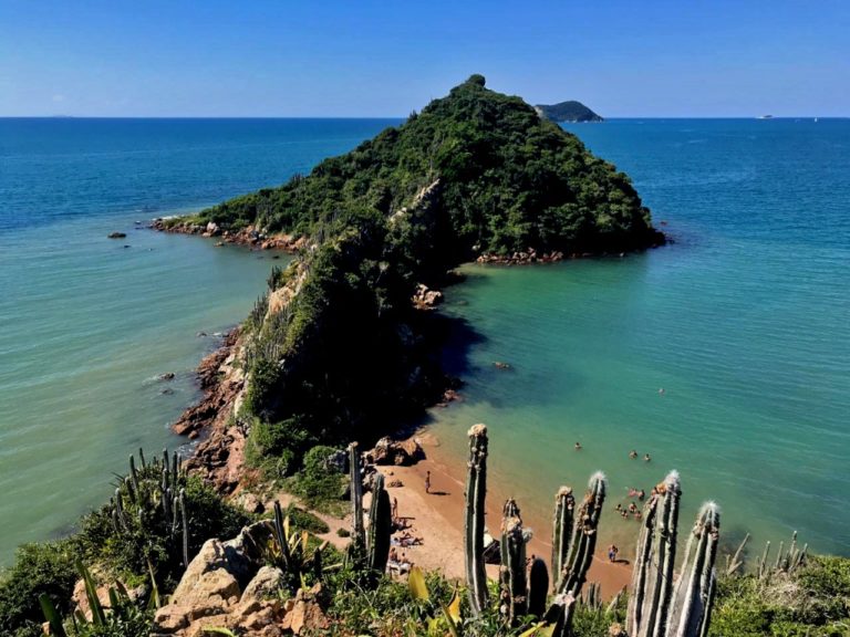 Trilha da Ponta do Pai Vitório em Búzios